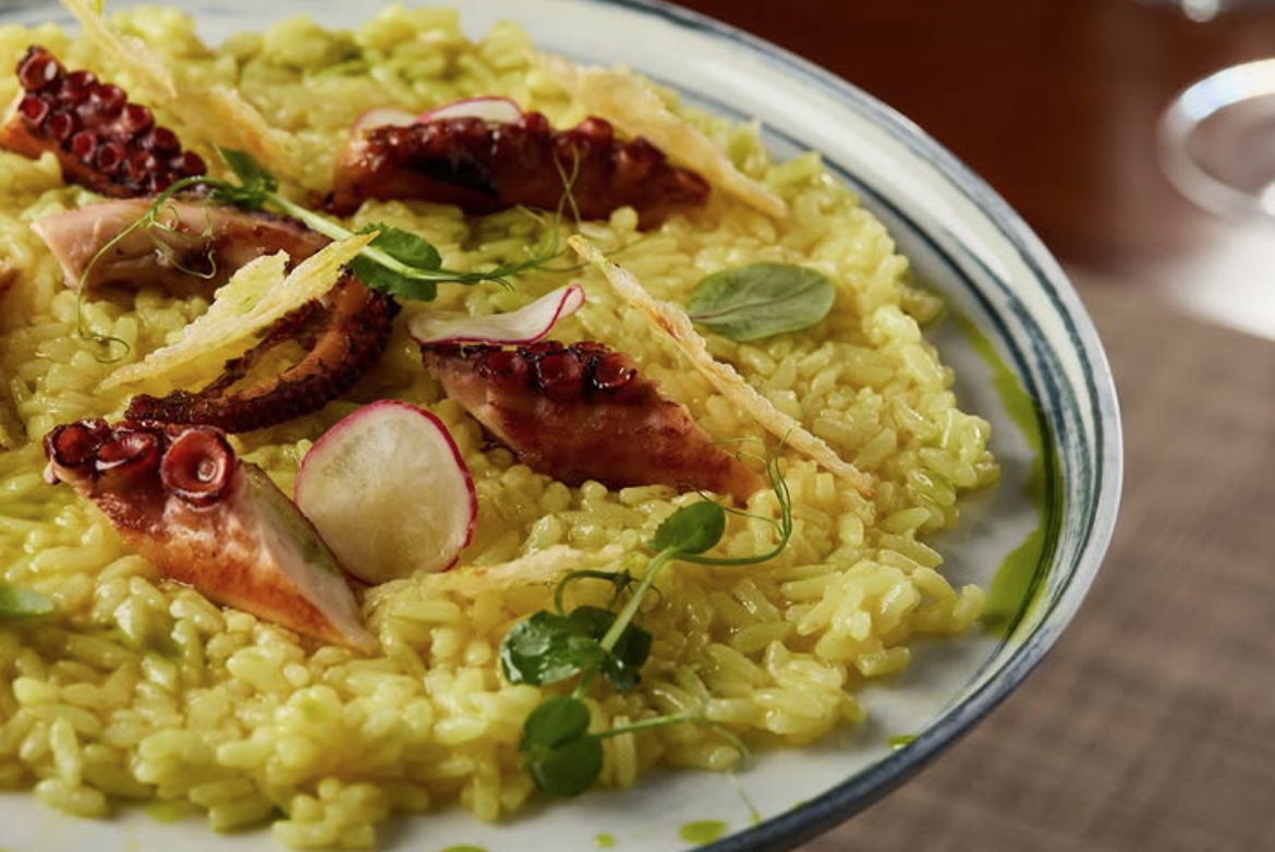 Risotto cu caracatiță în stil italian ingrediente proaspete șofran Bella Luna București