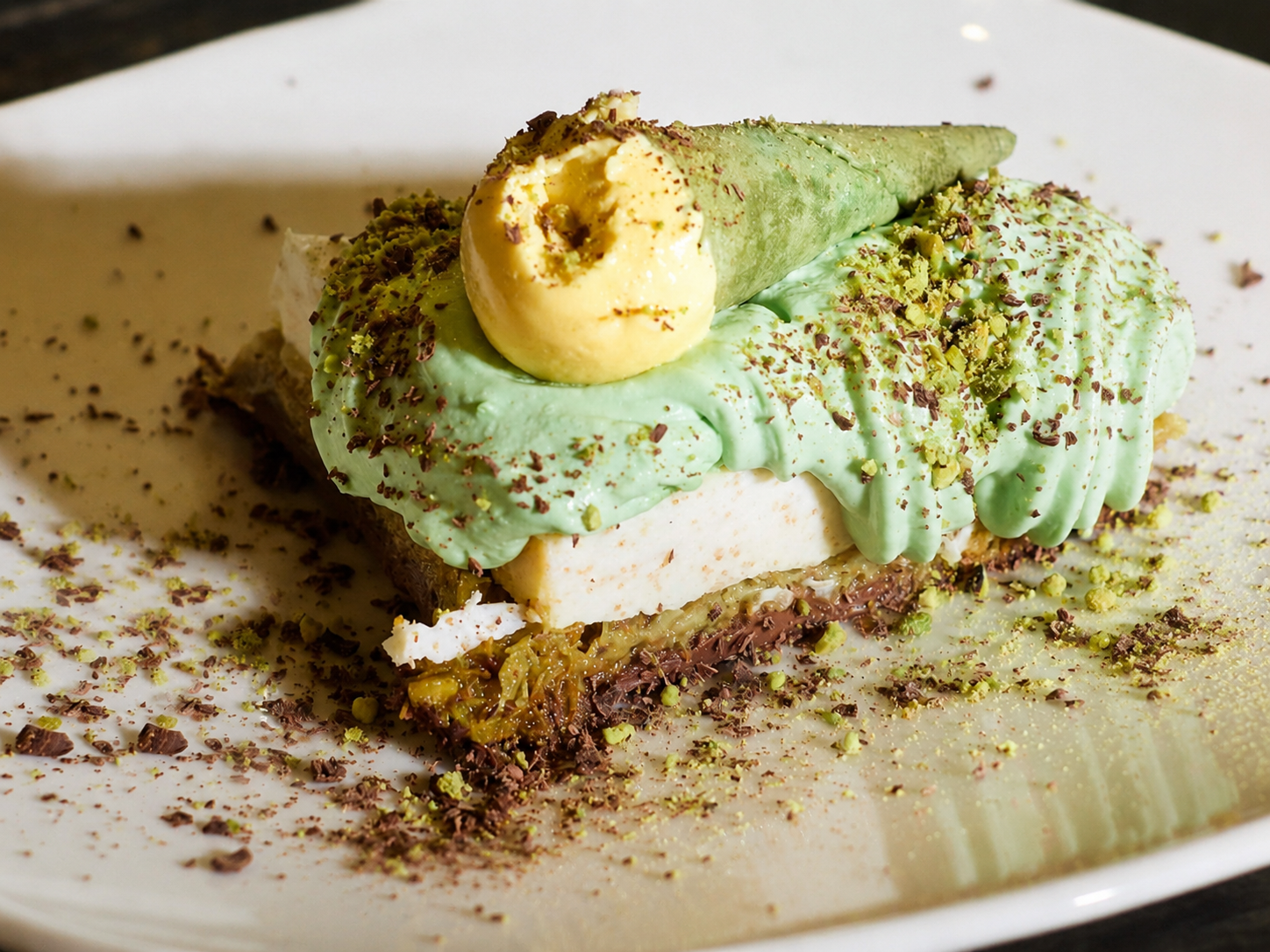 Cream Dubai desert oriental premium servit la Bella Luna București