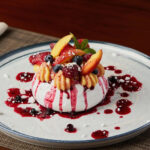Pavlova rețetă clasică – desert fin cu bezea și fructe