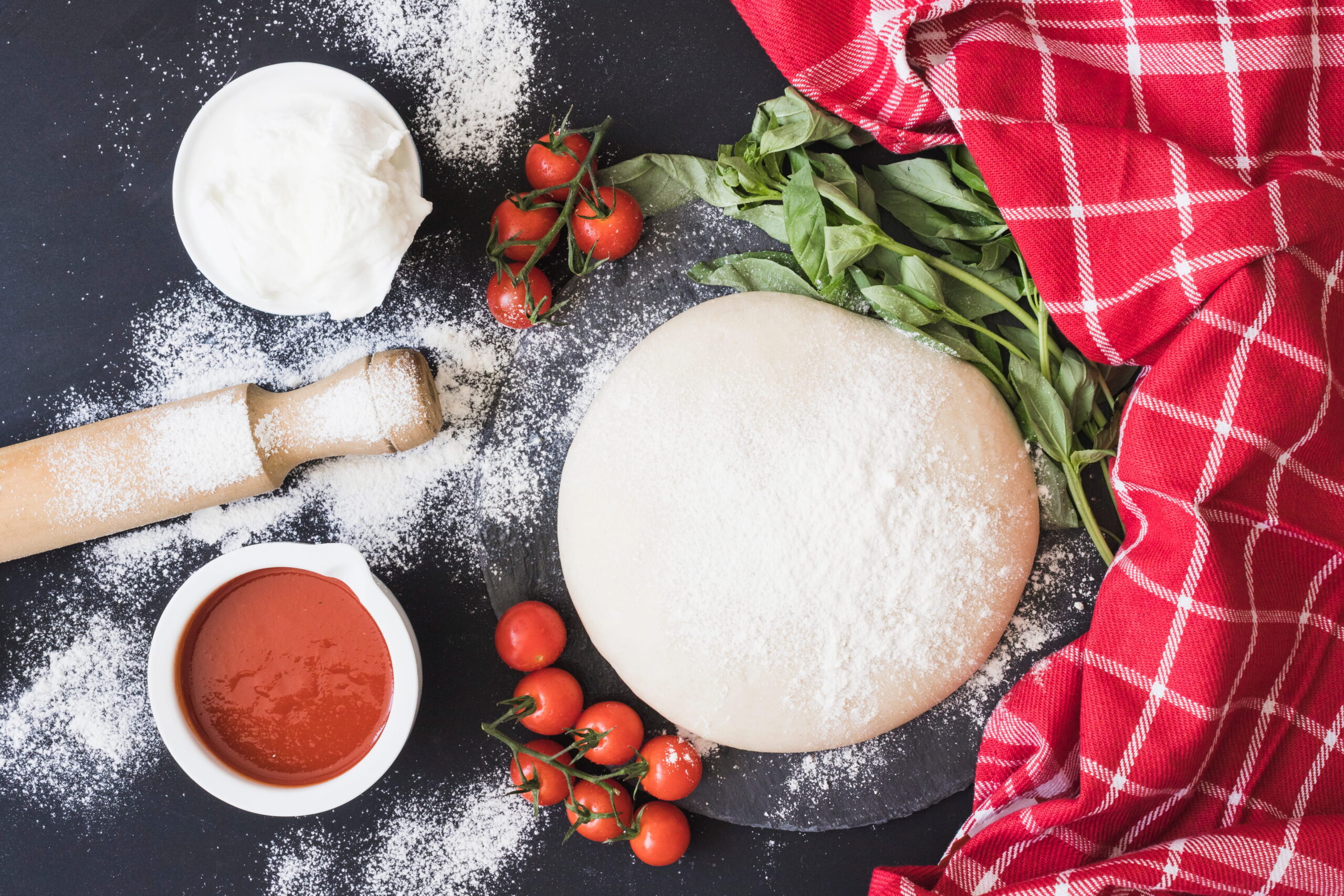 Pizza cu aluat maturat 48h, blat aerat la Bella Luna București