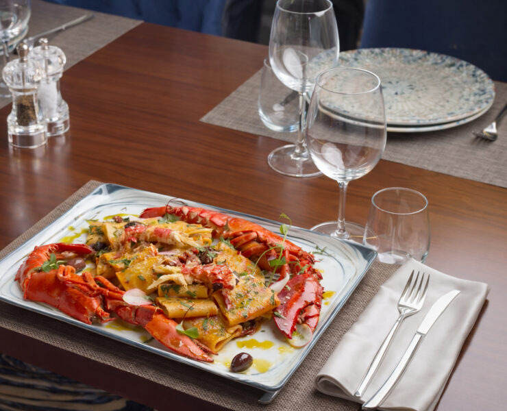 Paccheri cu homar servit în restaurant italian București Bella Luna